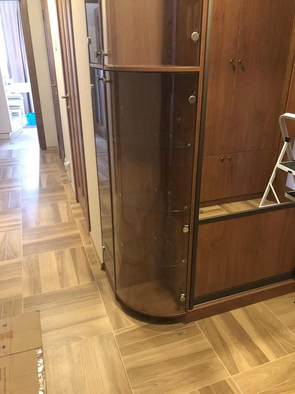 Мебельные элементы из гнутого стекла любой сложности на заказ в Москве