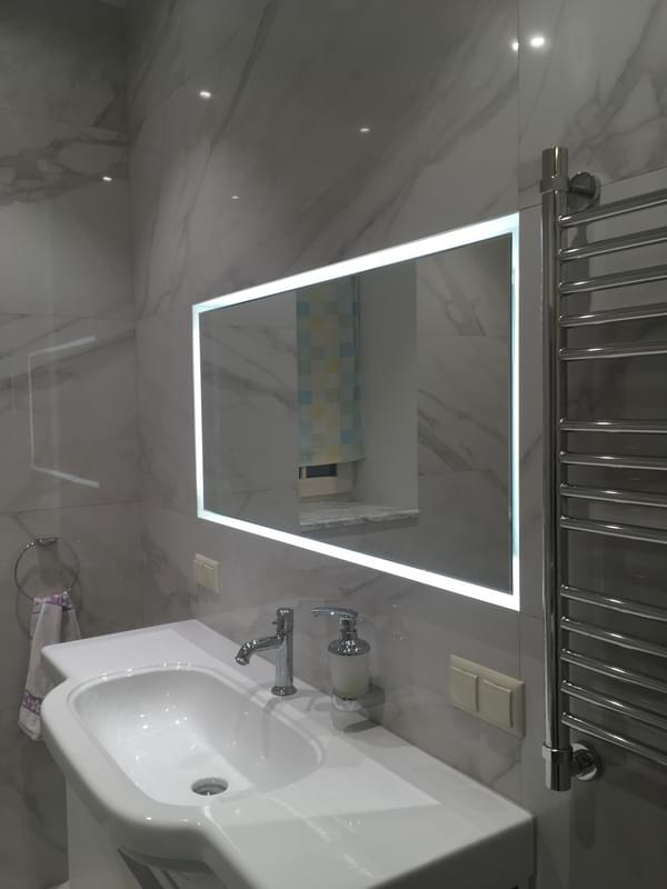 Зеркала с подсветкой для ванной на заказ в Москве